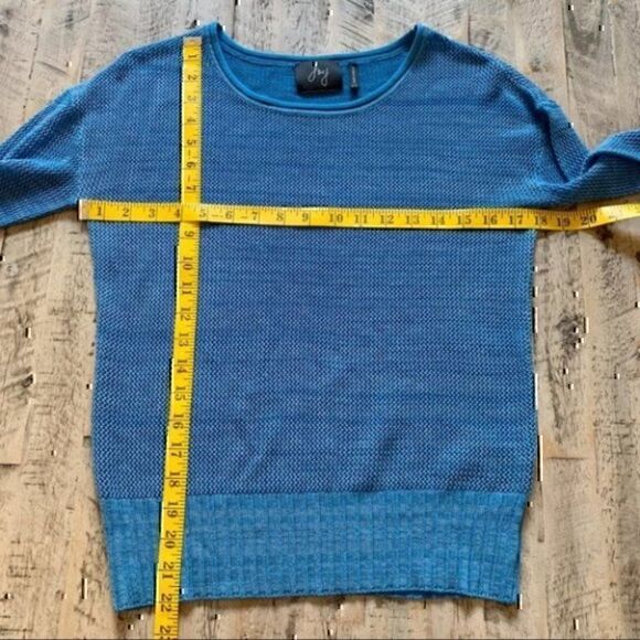 J & J netted sweater blue XS Minimalist simple modern neutral capsule timeless - Picture 7 of 12